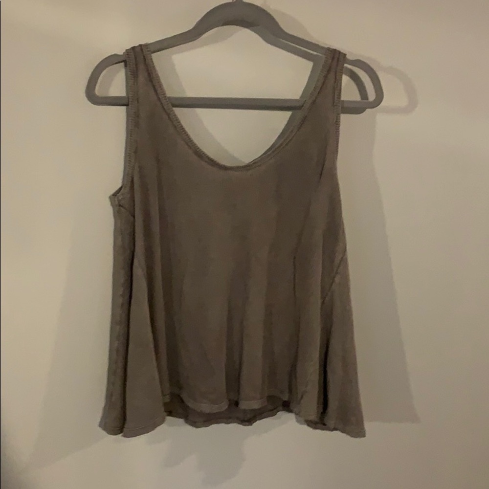 Gray tank top